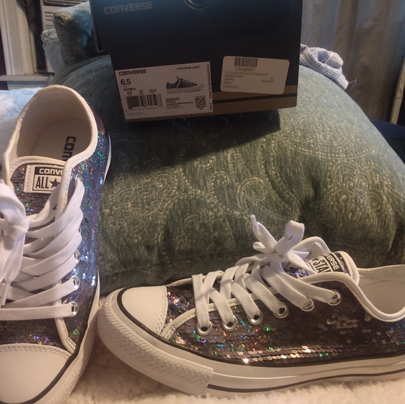 Converse - Picture 2 of 2